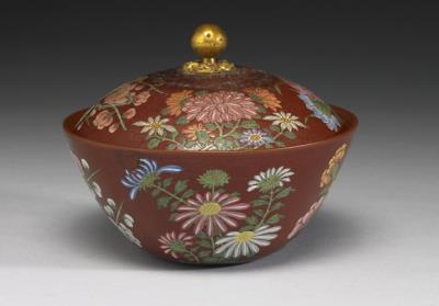 图片[3]-Yixing lidded bowl with flowers of the four seasons in painted enamels, Qing dynasty, Kangxi reign (1662-1722)-China Archive